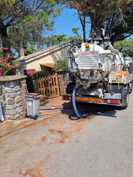 Tarif Vidange fosse septique dans une maison / villa à Sainte-Maxime dans le Var 